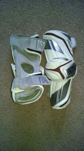 Used White STX K18 Arm Guards Size:L