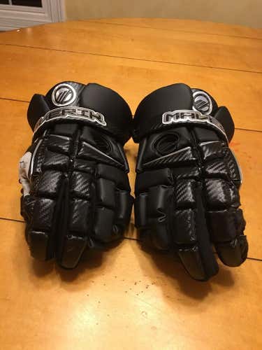 Brand new maverick m3 gloves