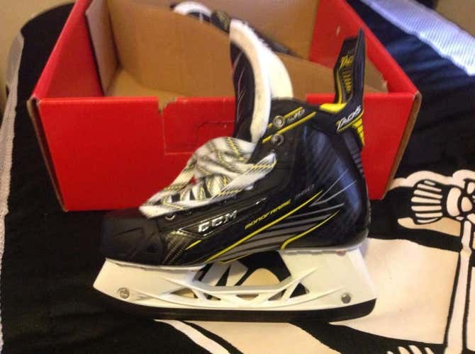 Unreleased Ccm Supertacks Skates Size 6.0