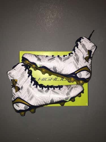 Notre Dame Under Armour Highlight Cleats (12)