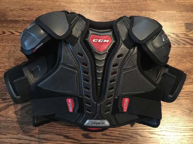 CCM RBZ MENS MEDIUM SHOULDER PADS NEW PRO STOCK