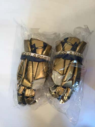 Notre Dame Under Armour Command Pro Gloves