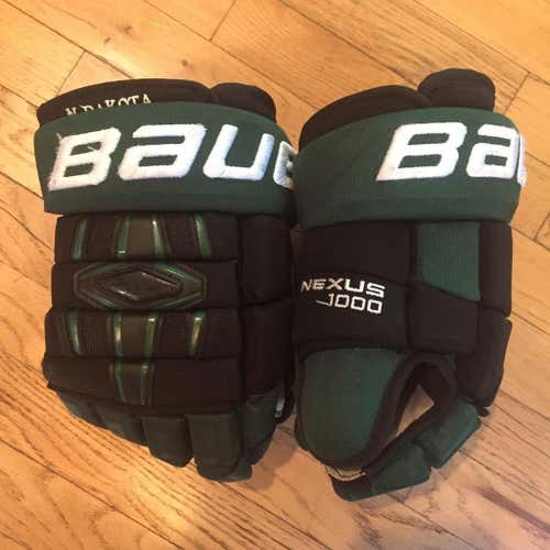 Pro Stock NCAA University of North Dakota Fighting Sioux Bauer Nexus 1000 Hockey Gloves 13"