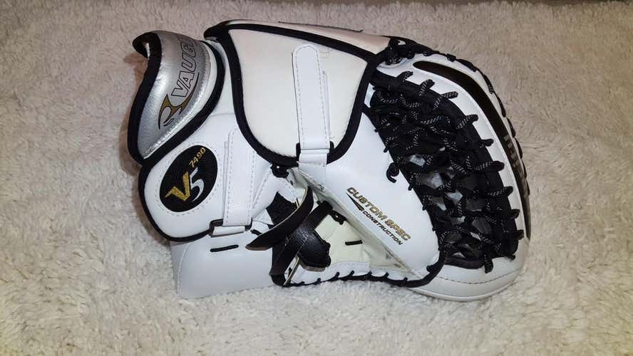 Vaughn V5 7450 Sr Regular Glove and Blocker