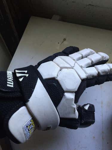 Black and white Buzzkill goalie gloves