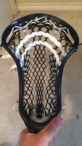 BN NIKE CEO U TRWDE WITH BOREDSTIFF!!