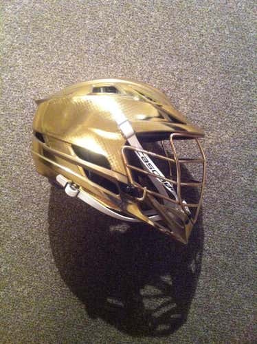 Notre Dame Gold Cascade R helmet