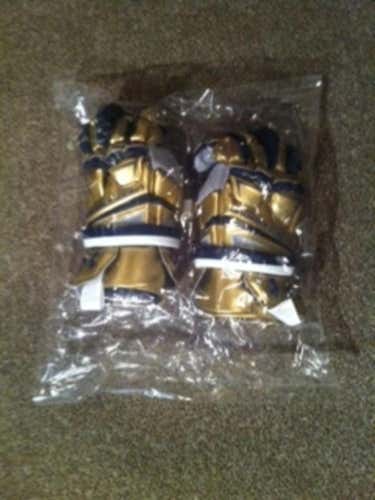 Under Armour Engage glove, Notre Dame 2016, size large