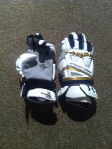 Under Armour Engage glove, Notre Dame 2016, size large