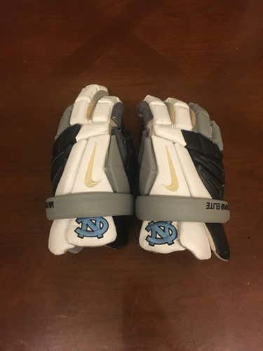 UNC Nike Vapor Elite Gloves