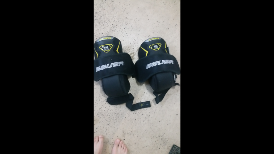Bauer goalie knee pads
