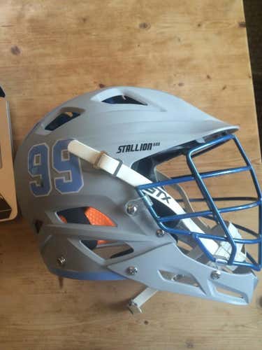 UNC *Team Issued* Grey Stallion 600 #99