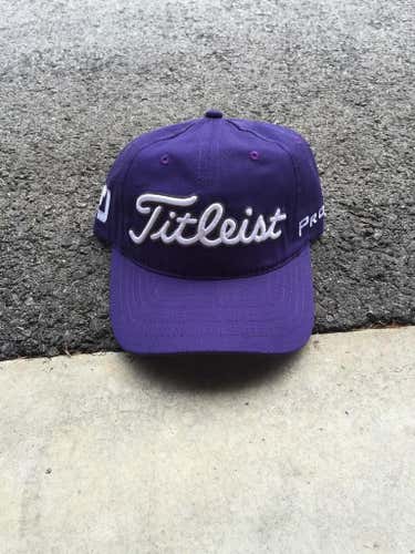 Titleist pro issue hat