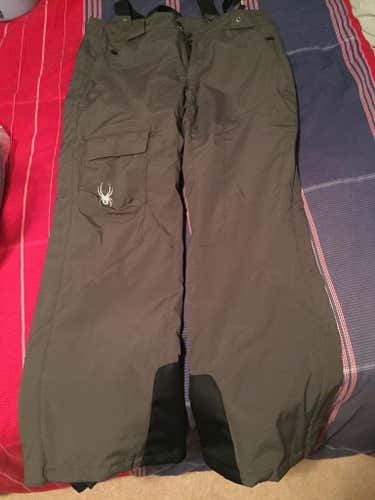New Spyder olive green pants size L
