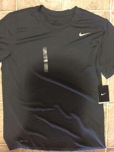 Nike drifit t shirt size Large
