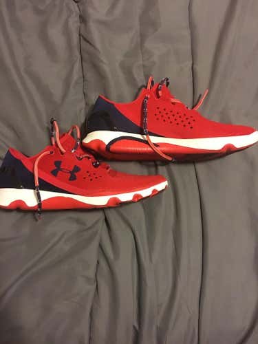 Brand New Under Armour Speedform shoe (USA) size 9