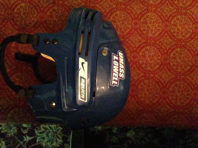 UMass Lowell Bauer 4500 helmet size medium
