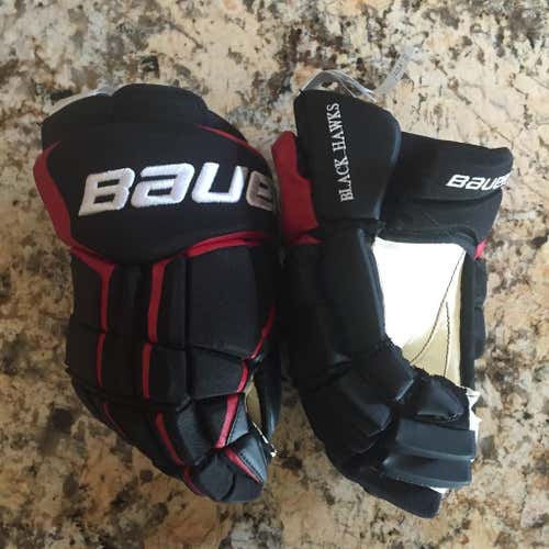 Brand New Pro Stock Chicago Blackhawks Bauer Total One Hockey Gloves