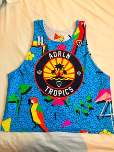 Adrenaline Tropics Pinnie L