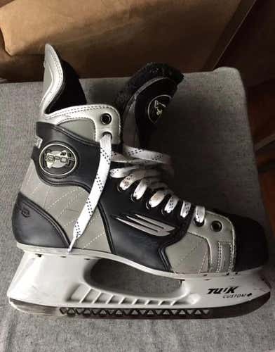 Bauer vapor 10 size 9D