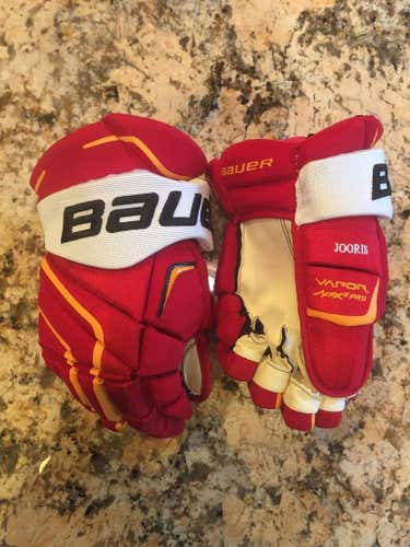Pro Stock Jooris Calgary Flames Retro Bauer APX2 Hockey Gloves 14"