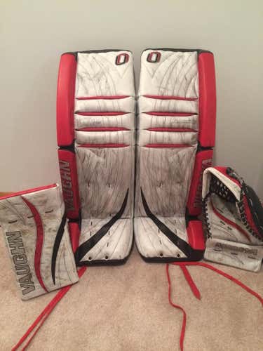 UNO Vaughn 34+2 Set w/ Sock Graphic Glove and Blocker