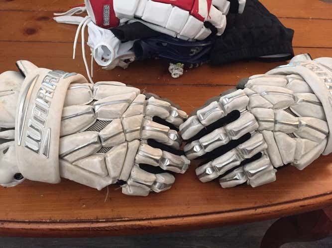 Warrior regulator gloves