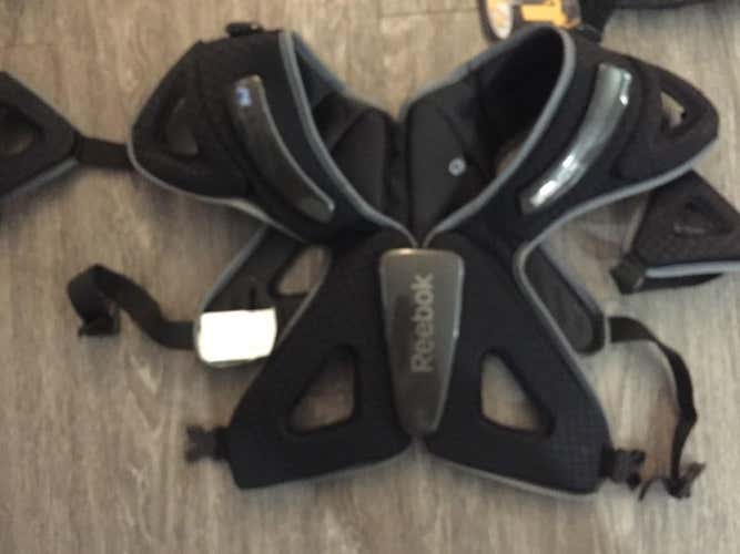 BLACK REEBOK CHEST PAD