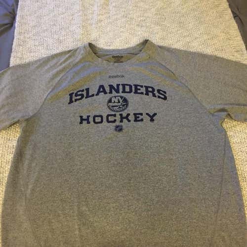 New York Islanders Team issued shirt