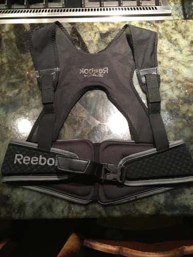Reebok Black Rib Pads M