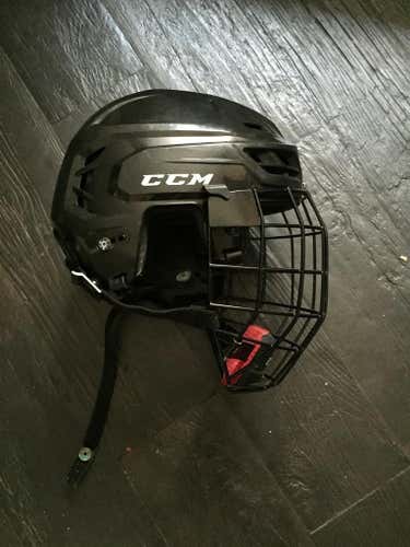 CCM Resistance Helmet - Black - Medium