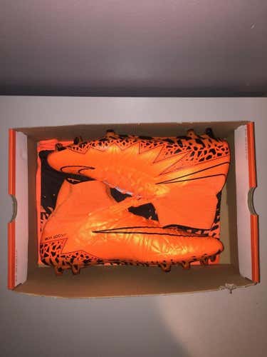 (brand new) NIKE  hypervenom phantom 2 (size 12)