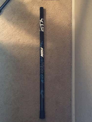 Black stx k18 lacrosse shaft