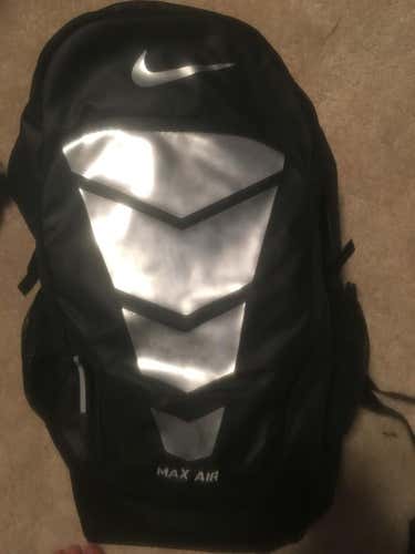 Final Four issued Nike Backpack Comes with shirt