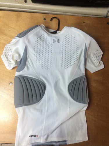Rib pad shirt