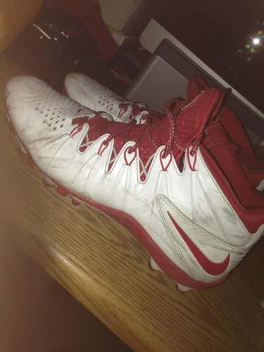White and red hurache 4 cleat