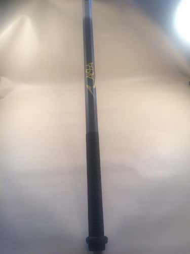 Alpha Lacrosse grey to black fade