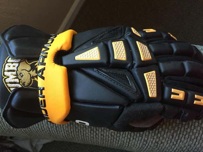 Under Armour UMBC Retreivers gloves