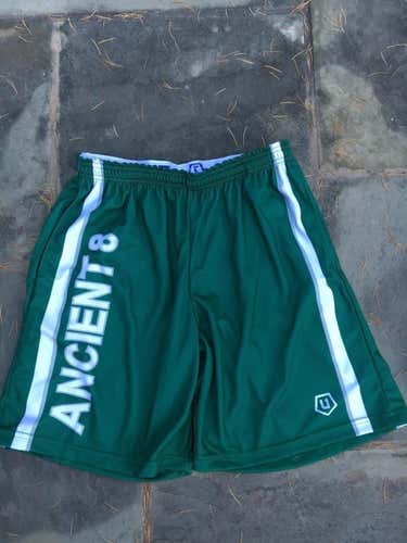 2016 COMMITTED ACADEMY ANCIENT 8 SHORTS