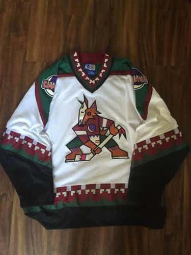 Vintage Coyotes Jersey