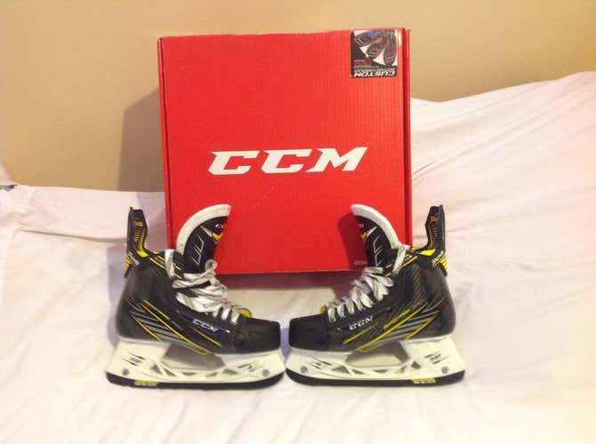 ($900 VALUE!) Ccm Supertacks Skates Size 6 (NEW)