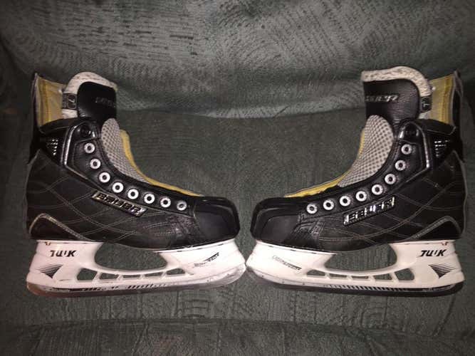 Size 7 Bauer Nexus skates