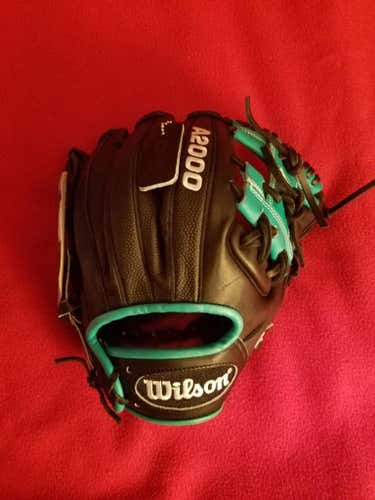 Wilson a2000 Robinson Cano