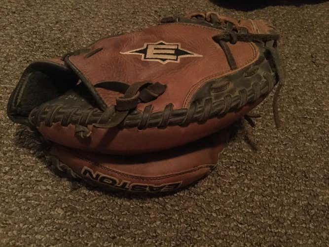 Easton natural elite catchers mitt