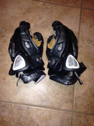 Like new Maverik Rome nxt gloves 13' black