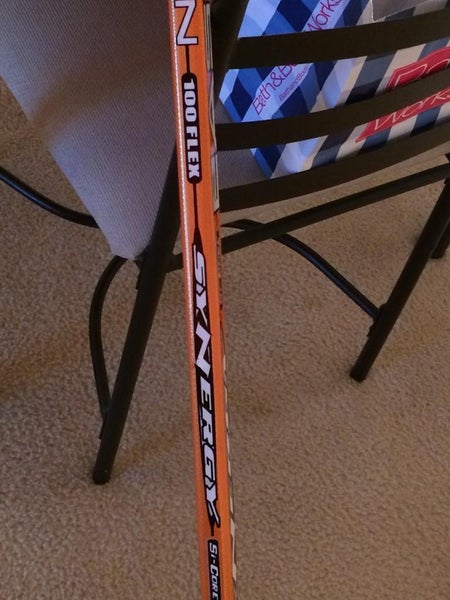 EASTON SYNERGY Si-Core Hockey Stick Sakic 100 Flex Right Hand