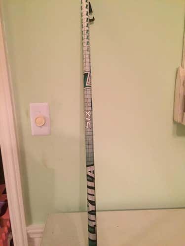 Loyola STX Propel women's lacrosse shaft
