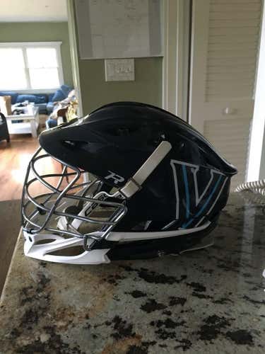 Villanova game used R helmet