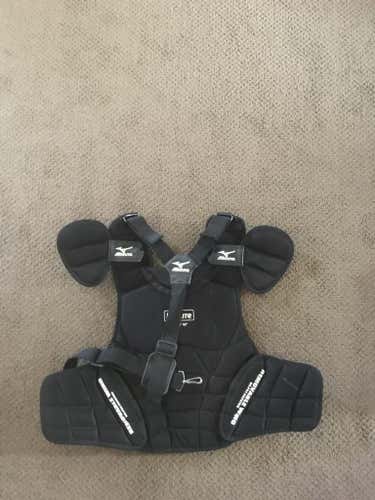 Adult Mizuno chest guard 16 inch