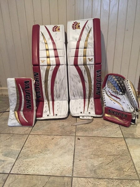 Chilliwack Chiefs BCHL custom 34" set (pads+glove+blocker)